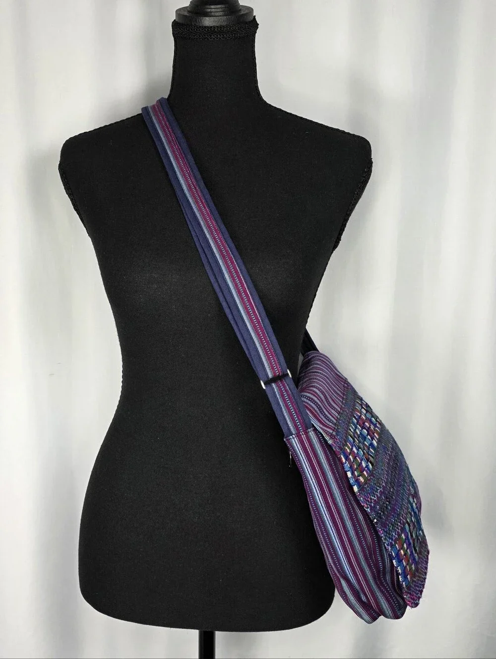 👜 Multicolor Woven Boho Crossbody Purple Pink Tribal Geometric Shoulder Purse